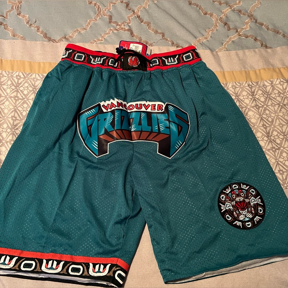 Men’s Vancouver Grizzle’s Shorts SIZE XL